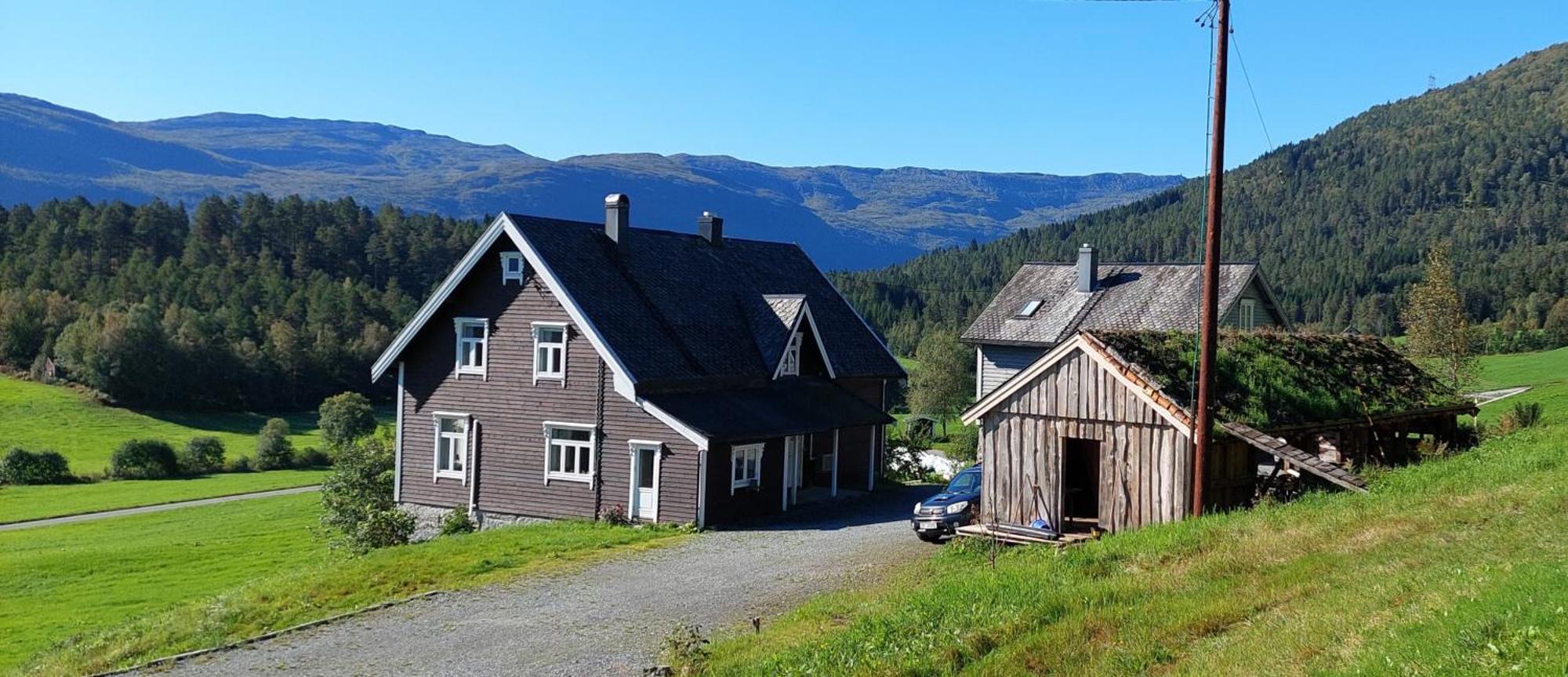 Heggjabygda Gjestegard - Historisk Tommerhus I Landlige Omgivelser 努尔菲尤尔埃德 外观 照片